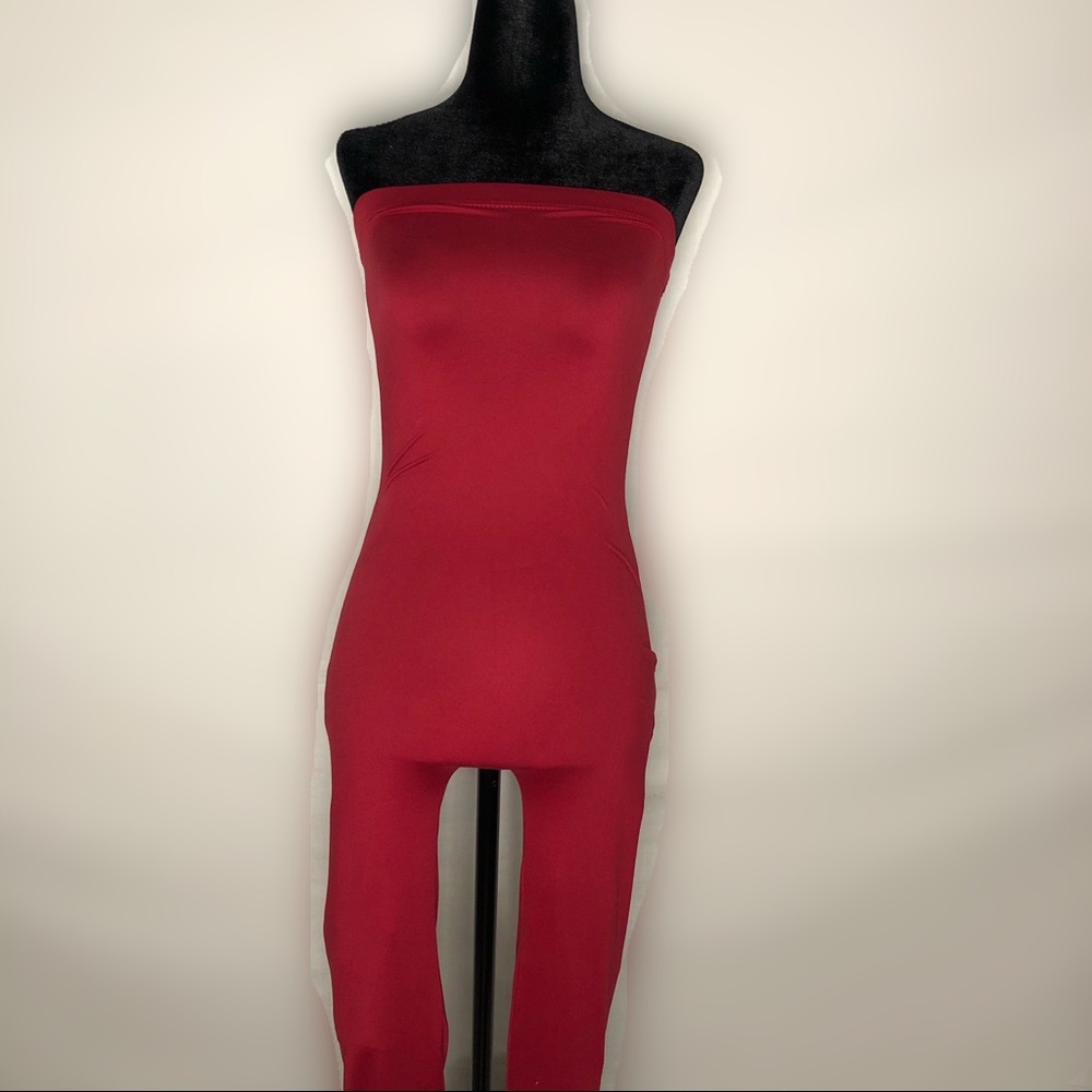 💋3/$20 Red strapless jumpsuit